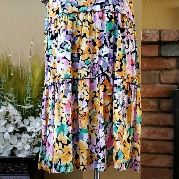 Terra & Sky Floral V-Neck Tiered Women's Dress SIZE: 2X (20W-22W) - Picture 7 of 15